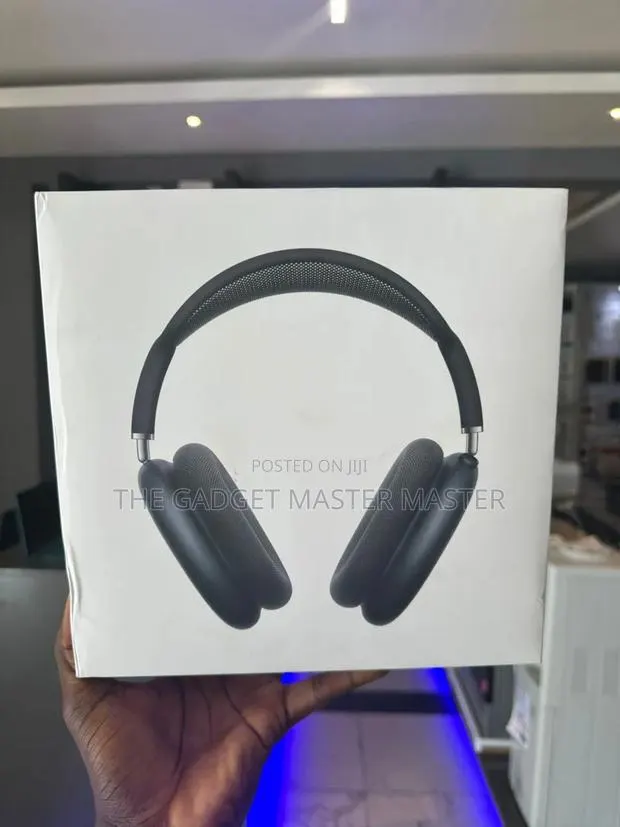 Apple Airpods Max 2 Closed-Back Headphone · Photo 1