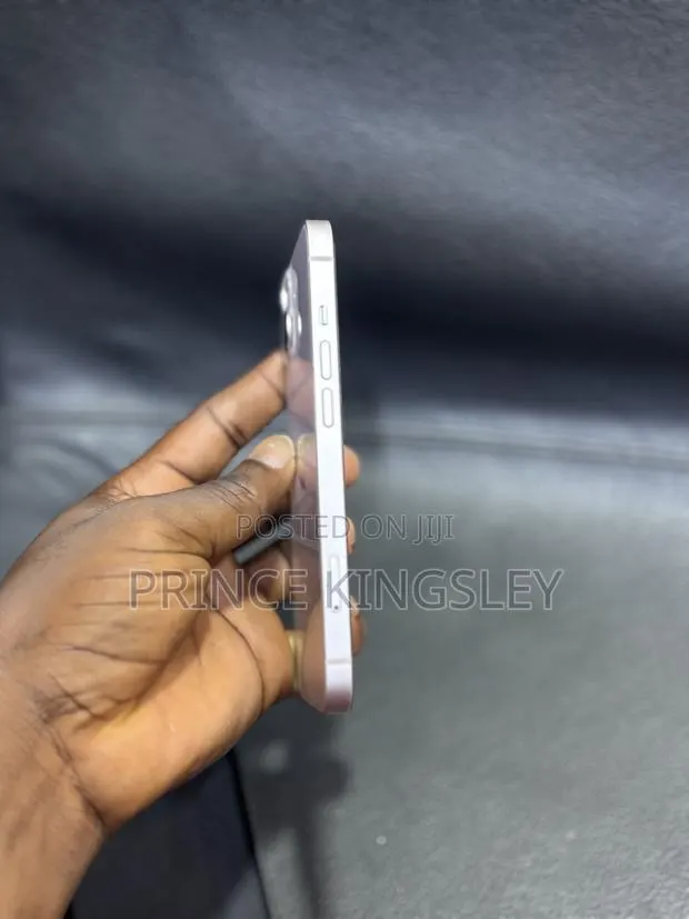 Apple iPhone 13 128 GB Pink · Photo 1
