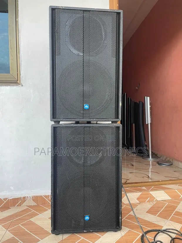 Renkus Heinz RFX-151t-E-Way 15" + 1" Loudspeaker Systems · Photo 1