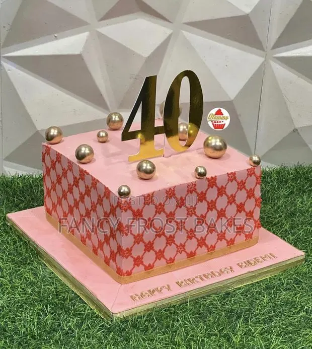 Luxurious Birthday and Wedding Cakes · Photo 1