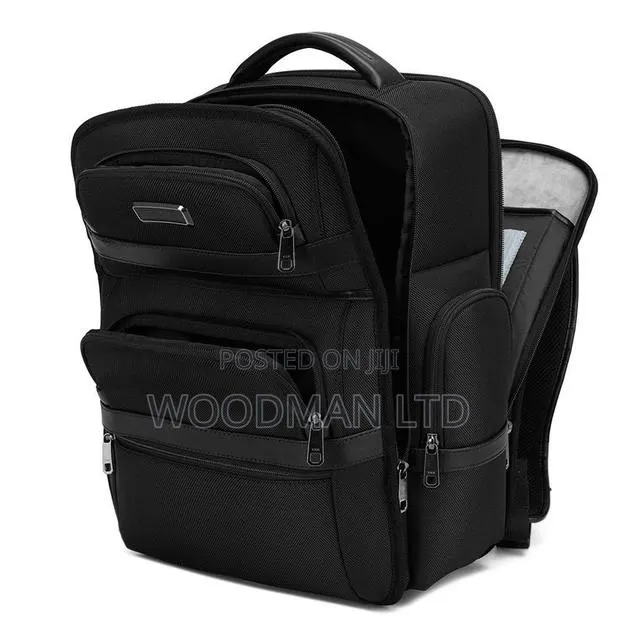 Spacious Laptop Bag · Photo 1