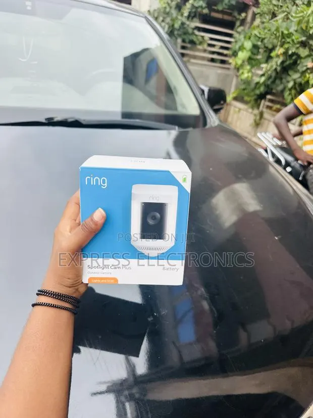 Outdoor Cam Plus Ring Doorbell · Photo 1