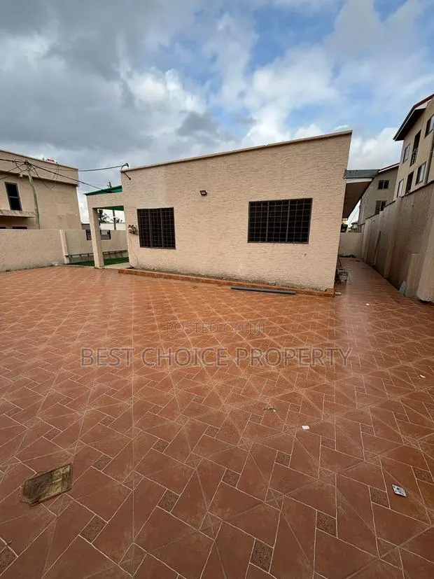 3bdrm Apartment in Adenta, Housing Down for rent · Photo 1