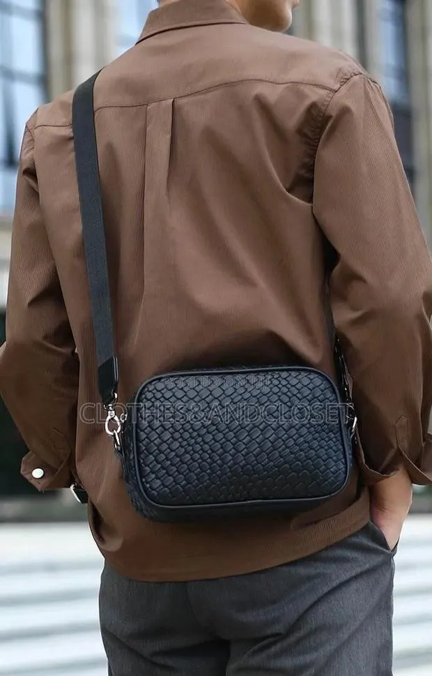 Classic Crossbody Side Bags · Photo 1