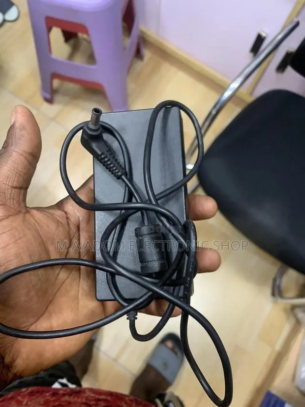 Ag Ux 180 Camcorder Charger · Photo 1
