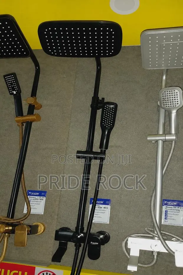 Black Shower Pole, Rain Shower, Three in One Tap, Mixture · Photo 1