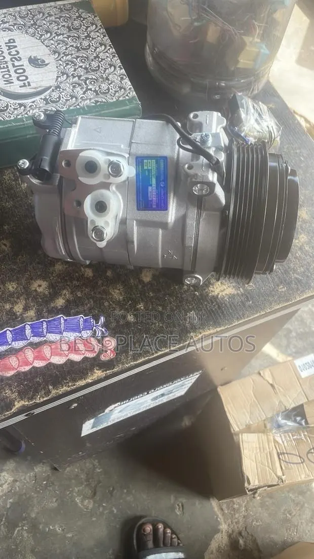 Mercedes Benz W204 AC Motor /AC Compressor · Photo 1