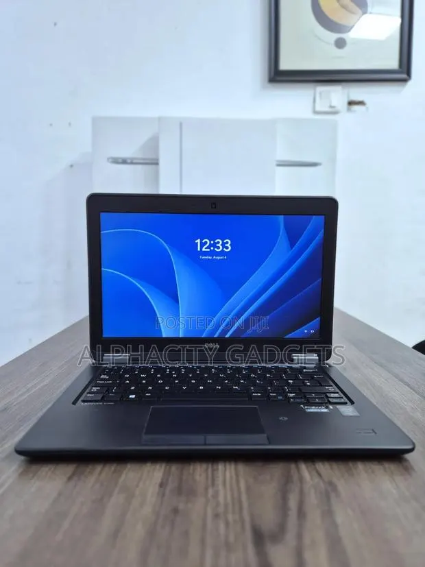 Laptop Dell Latitude 12 E7250 8GB Intel Core i7 SSD 256GB · Photo 1