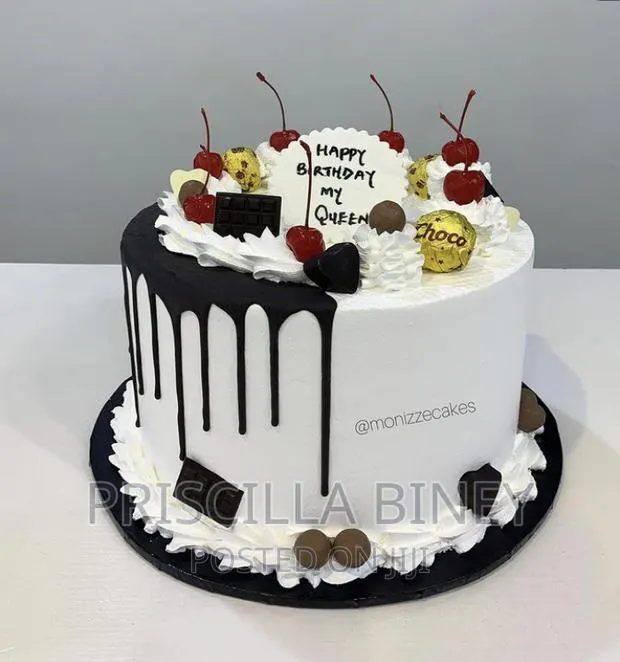 Delicious Birthday Cake(Vanilla and Red Velvet) · Photo 1