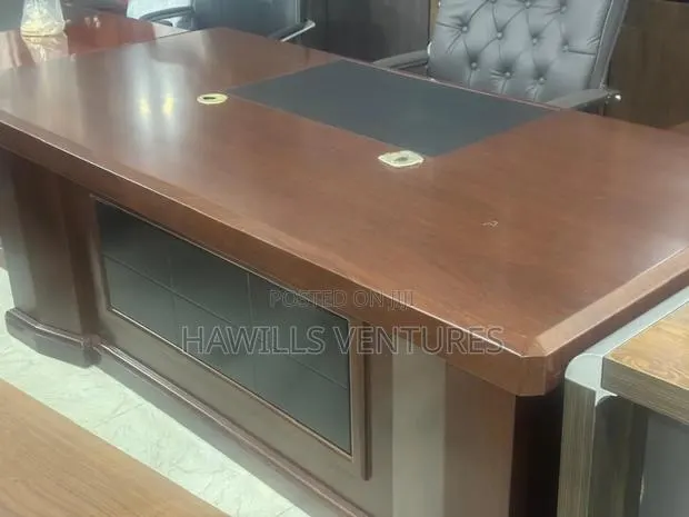 Executive Office Table /Table · Photo 1