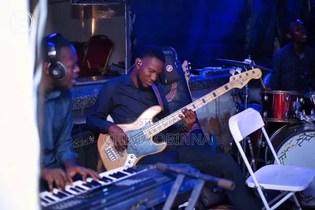 Professional Keyboardist Available for Bookings · Photo 1