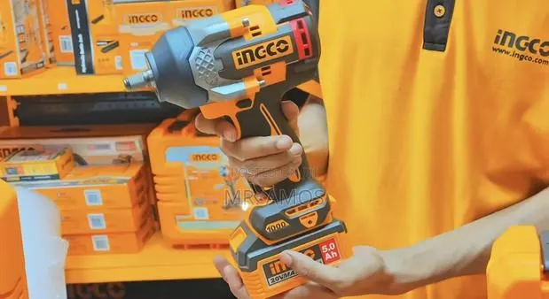 1000Nm Cordless Impact Wrench With 2x 5.0Ah Batteries - CIWLI20100 · Photo 1