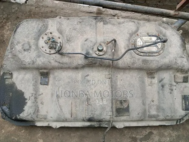 Hyundai Tucson 200 Fuel Tank · Photo 1