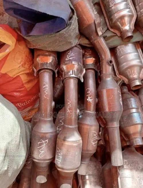 Toyota Corrola Complete Catalytic Converters · Photo 1