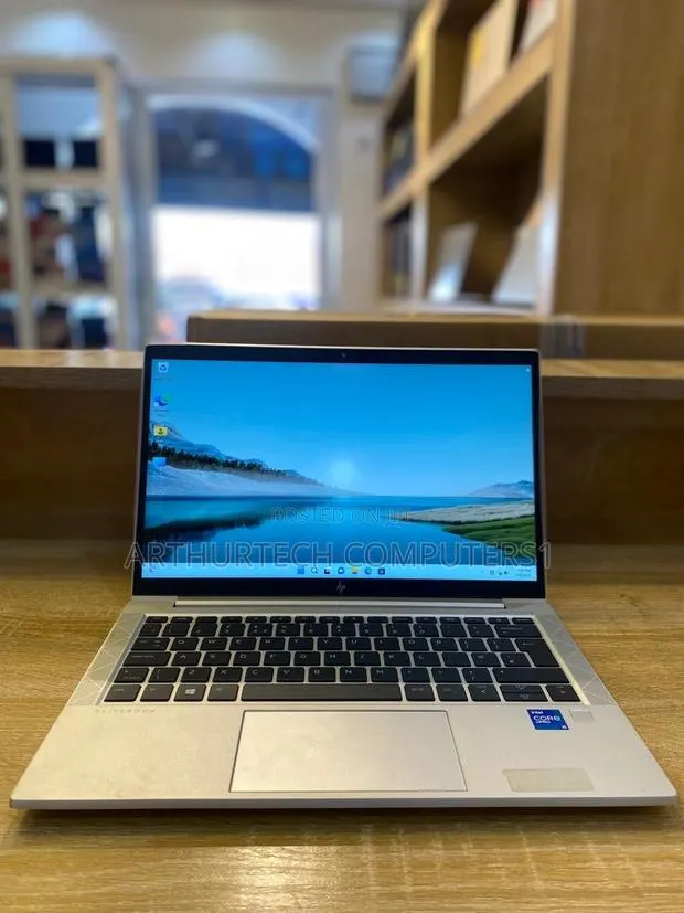 Laptop HP EliteBook 830 G8 16GB Intel Core i5 SSD 256GB · Photo 1