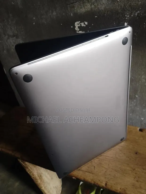 Laptop Apple MacBook 2019 16GB Intel Core i9 SSD 1T · Photo 1