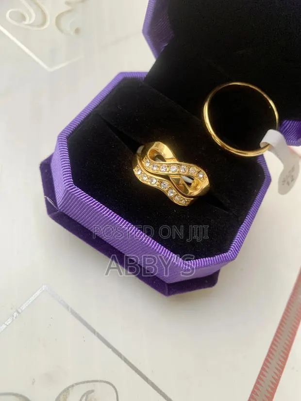 Engagement/Wedding Ring · Photo 1