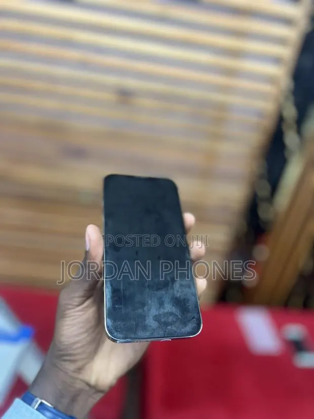 Apple iPhone 13 Pro 1 TB Blue · Photo 1