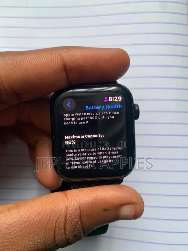 Apple Series Watch SE · Photo 1