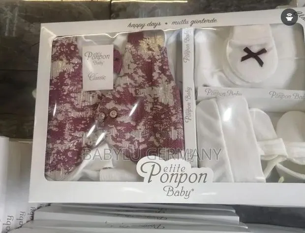 Wine and White Luxury Baby Suit Gift Set · Photo 1