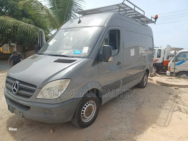 Mercedes-Benz Sprinter 2013 Grey · Photo 1