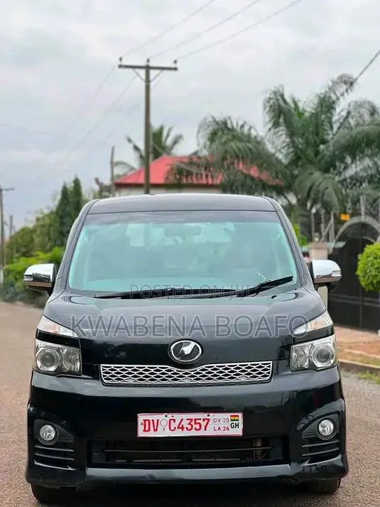 Toyota Voxy 2011 Black · Photo 1