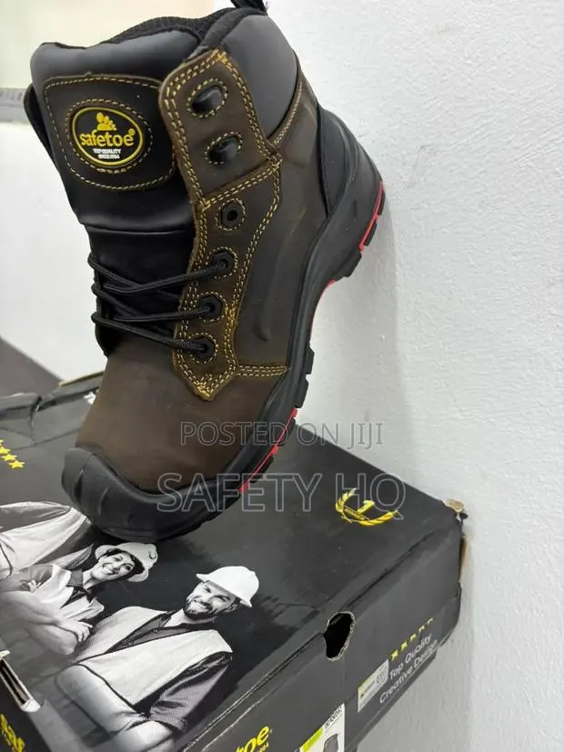 Safety Boots · Photo 1