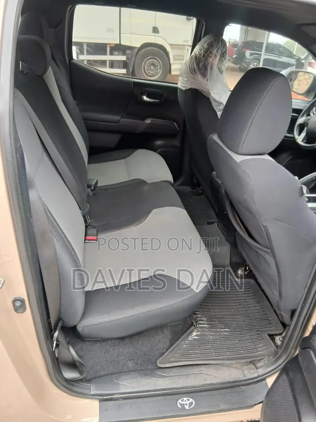 Toyota Tacoma 2021 Brown · Photo 1