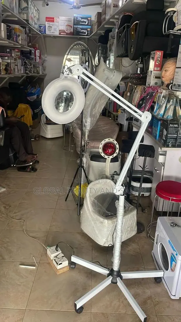 Magnifying Lamp · Photo 1