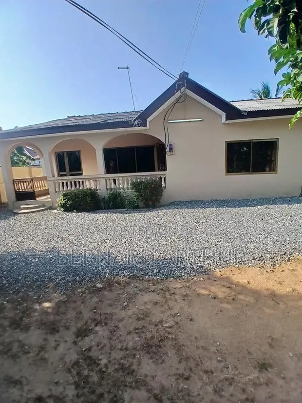 4bdrm House in Bernard Agency, Amasaman for rent · Photo 1