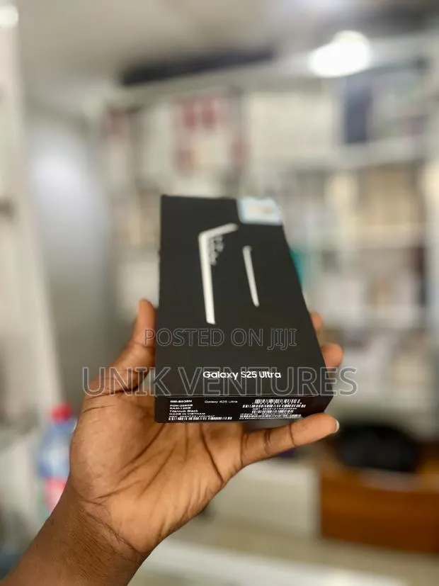 New Samsung Galaxy S25 Ultra 256 GB Black · Photo 1