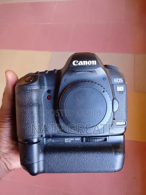 Canon 5D Mark 2 · Photo 1