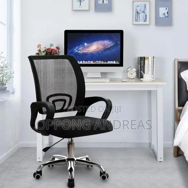 Ergonomic Office Chair – Mesh Back Swivel Chair (Black) · Photo 1
