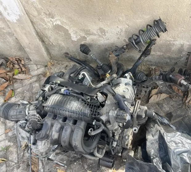 Nissan Rogue Engine.5 L Complete Engine & Transmission · Photo 1