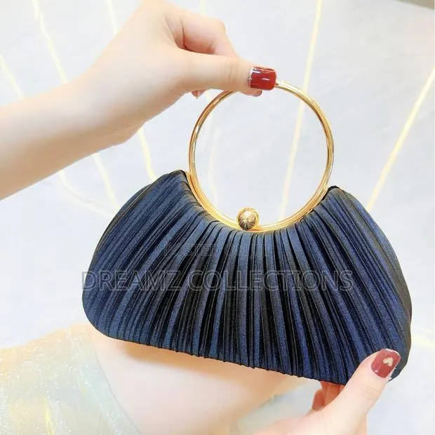 Pleated Ring Handle Clutch Handbag · Photo 1
