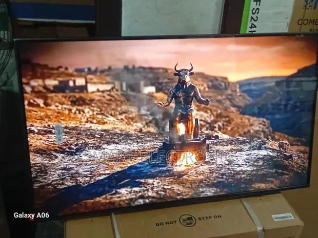 Samsung 43” Led Smart Tv With Immersive Viewing Experience · Photo 1