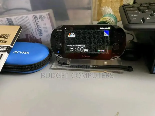 Play Station Vita With 14games · Photo 1