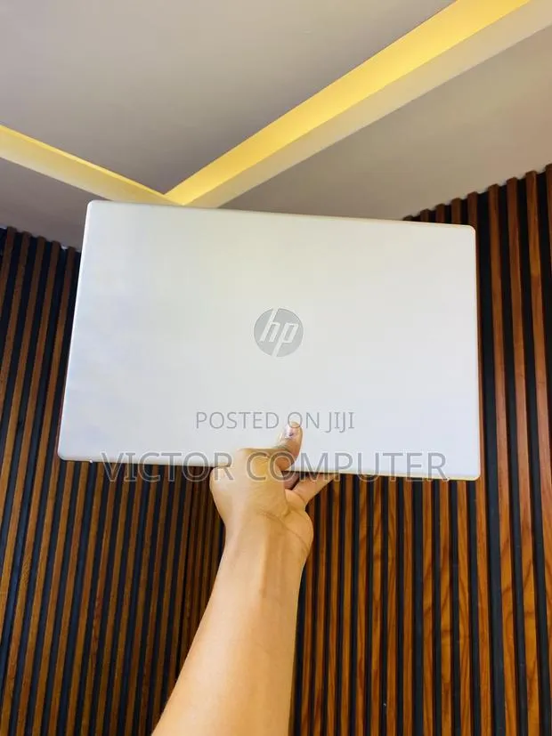 Laptop HP 15 8GB AMD Ryzen 5 SSD 512GB · Photo 1
