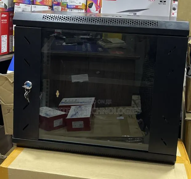 Hikview 9u Cabinet 530x400x200 Complete With Fan Tral ++ Pdu · Photo 1