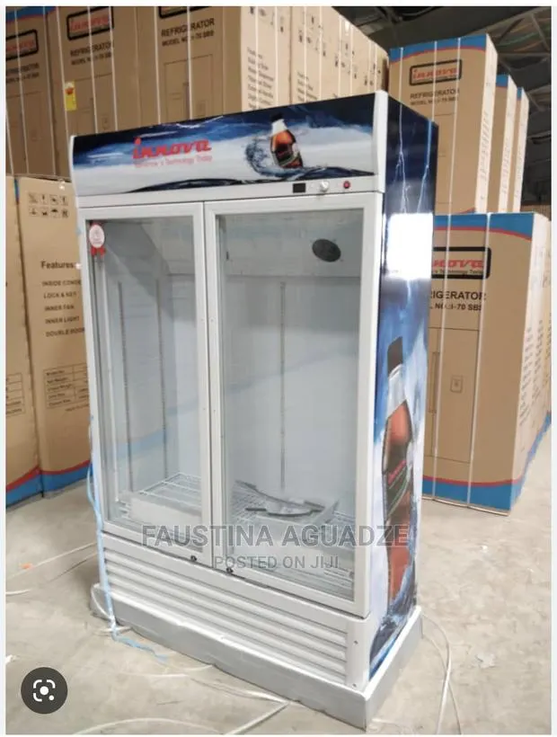 Innova I-90 Sf Showcase Fridge · Photo 1