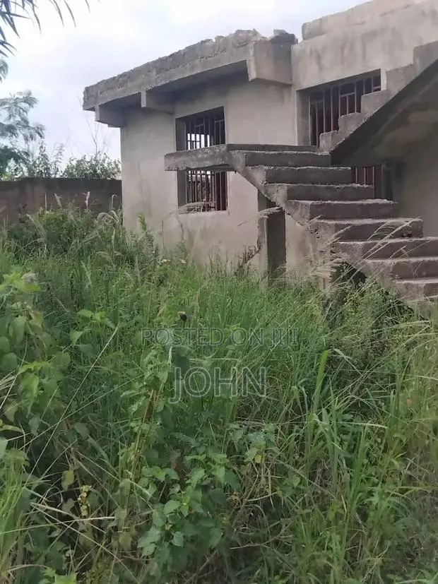 5bdrm Apartment in Survivorestates, Amasaman for sale · Photo 1