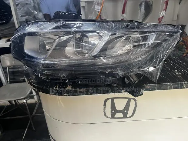 2016-2020 Honda Civic Headlight Normal Pair · Photo 1