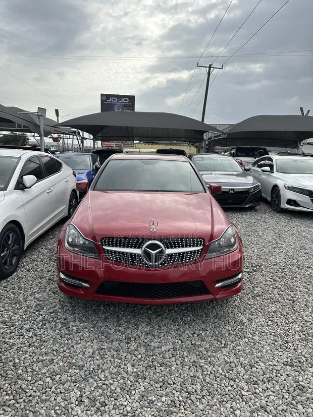Mercedes-Benz C250 2014 Red · Photo 1
