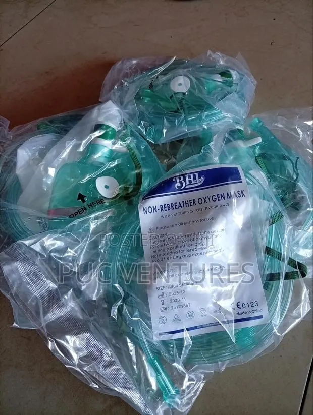 Non-Rebreather Oxygen Mask · Photo 1