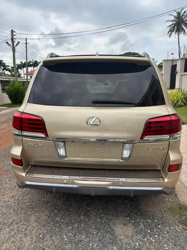 Lexus LX 570 2012 Gold · Photo 1