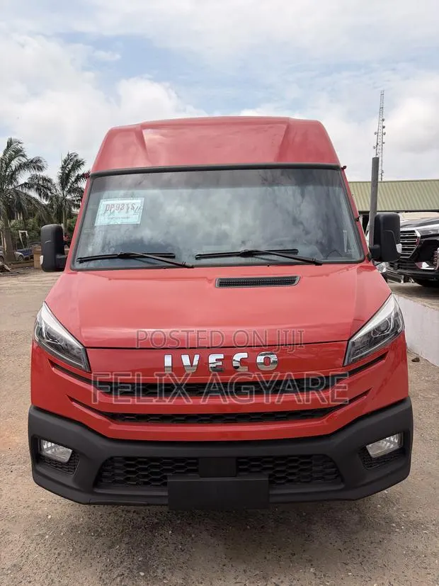 Iveco Daily 2023 Red · Photo 1