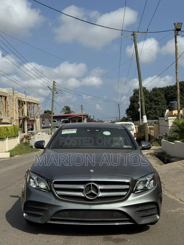 Mercedes-Benz E300 4Matic AWD Sedan (2.0L 4cyl 9A) 2017 Gray · Photo 1
