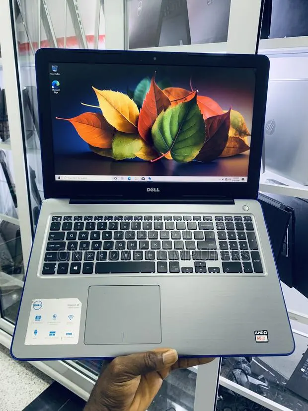 Laptop Dell Inspiron 15 8GB AMD A6 HDD 1T · Photo 1
