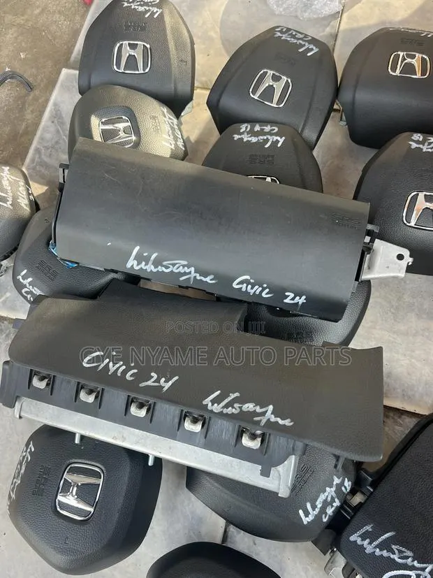 Honda Civic 2024 Model Dashboard Airbags · Photo 1