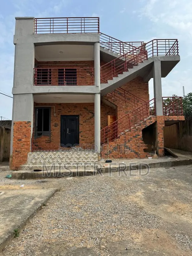 3bdrm Apartment in Inside New Bortianor, Weija for rent · Photo 1